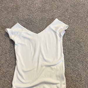 white american eagle cropped v neck shirt